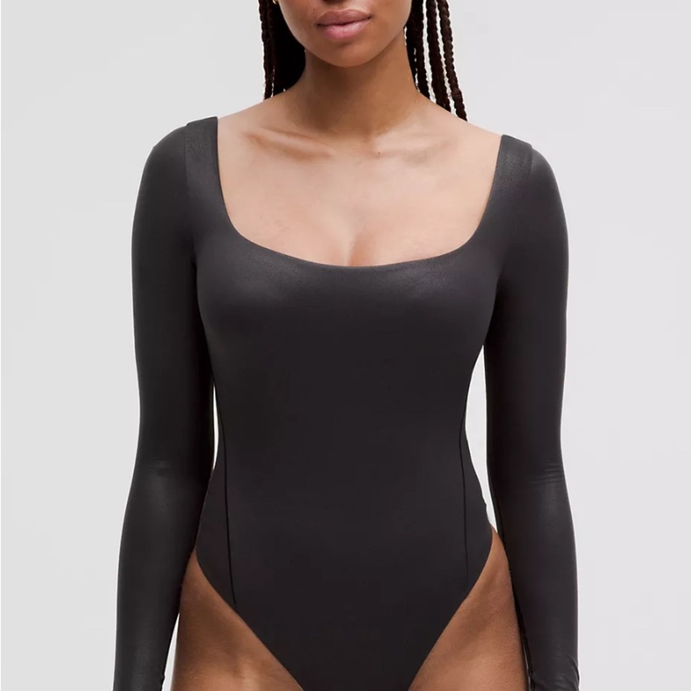 Lululemon Wundermost Nulu Squareneck long sleeve Bodysuit